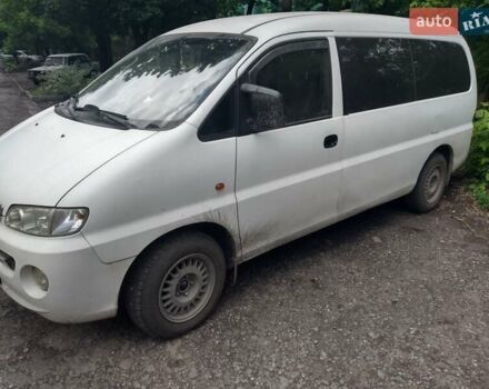 Білий Хендай Н 200, об'ємом двигуна 2.4 л та пробігом 423 тис. км за 5556 $, фото 4 на Automoto.ua