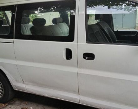 Белый Хендай Н 200, объемом двигателя 2 л и пробегом 235 тыс. км за 4100 $, фото 2 на Automoto.ua