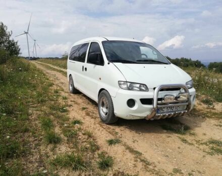 Белый Хендай Н 200, объемом двигателя 2 л и пробегом 370 тыс. км за 3999 $, фото 1 на Automoto.ua
