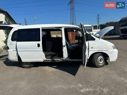 Білий Хендай Н 200, об'ємом двигуна 2.48 л та пробігом 450 тис. км за 3300 $, фото 1 на Automoto.ua