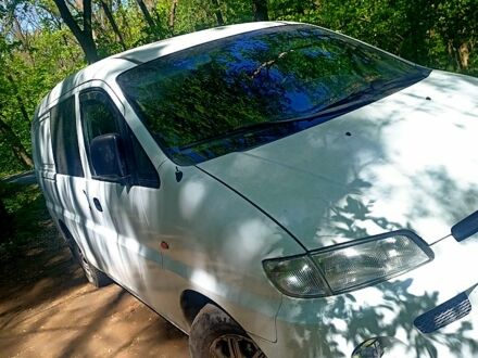 Хендай Н 200 1998 в Кропивницком (Кировограде) на Automoto.ua Белый Хендай Н 200, объемом двигателя 2.5 л и пробегом 200 тыс. км за 3000 $, фото 1 на Automoto.ua