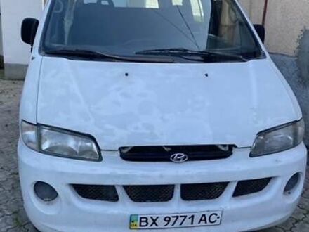 Білий Хендай Н 200, об'ємом двигуна 2.48 л та пробігом 300 тис. км за 3150 $, фото 1 на Automoto.ua