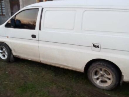 Білий Хендай Н 200, об'ємом двигуна 2.5 л та пробігом 280 тис. км за 4200 $, фото 1 на Automoto.ua