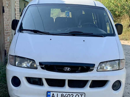Хендай Н 200 2000 в Киеве на Automoto.ua Белый Хендай Н 200, объемом двигателя 2.5 л и пробегом 400 тыс. км за 3000 $, фото 1 на Automoto.ua