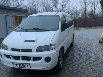 Белый Хендай Н 200, объемом двигателя 2.5 л и пробегом 410 тыс. км за 2700 $, фото 1 на Automoto.ua