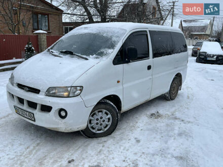 Белый Хендай Н 200, объемом двигателя 0 л и пробегом 387 тыс. км за 1950 $, фото 1 на Automoto.ua