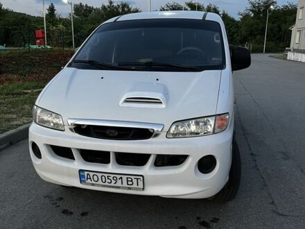 Хендай Н 200 2002 в Береговом на Automoto.ua Белый Хендай Н 200, объемом двигателя 2.5 л и пробегом 347 тыс. км за 3723 $, фото 1 на Automoto.ua