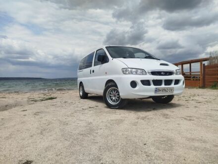 Хендай Н 200 2003 в Одессе на Automoto.ua Белый Хендай Н 200, объемом двигателя 2.5 л и пробегом 290 тыс. км за 3600 $, фото 1 на Automoto.ua