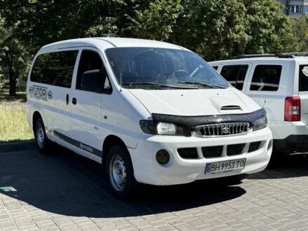 Білий Хендай Н 200, об'ємом двигуна 2.5 л та пробігом 360 тис. км за 4001 $, фото 1 на Automoto.ua
