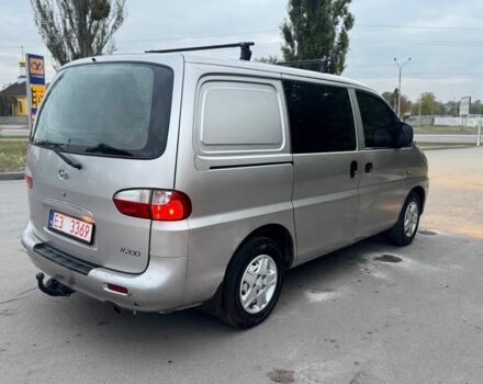 Бежевый Хендай Н 200, объемом двигателя 2.5 л и пробегом 250 тыс. км за 3800 $, фото 2 на Automoto.ua