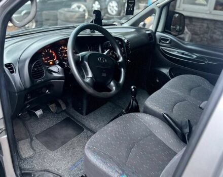 Бежевый Хендай Н 200, объемом двигателя 2.5 л и пробегом 250 тыс. км за 3800 $, фото 6 на Automoto.ua