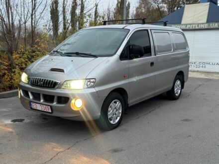 Хендай Н 200 2004 в Павлограде на Automoto.ua Бежевый Хендай Н 200, объемом двигателя 2.5 л и пробегом 250 тыс. км за 3800 $, фото 1 на Automoto.ua