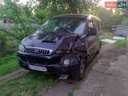 Чорний Хендай Н 200, об'ємом двигуна 2.5 л та пробігом 354 тис. км за 1500 $, фото 1 на Automoto.ua