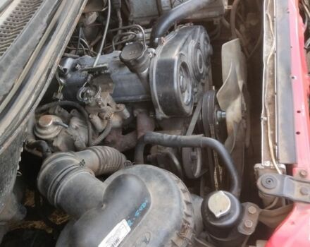 Красный Хендай Н 200, объемом двигателя 2.5 л и пробегом 200 тыс. км за 2500 $, фото 7 на Automoto.ua