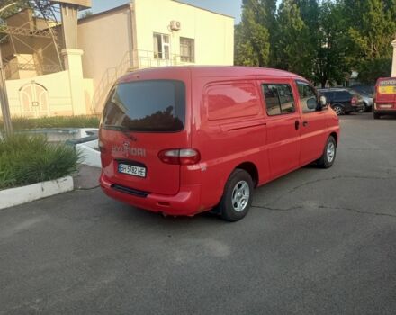 Красный Хендай Н 200, объемом двигателя 2.5 л и пробегом 262 тыс. км за 4500 $, фото 4 на Automoto.ua