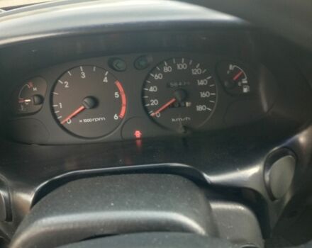 Красный Хендай Н 200, объемом двигателя 2.5 л и пробегом 262 тыс. км за 4500 $, фото 3 на Automoto.ua