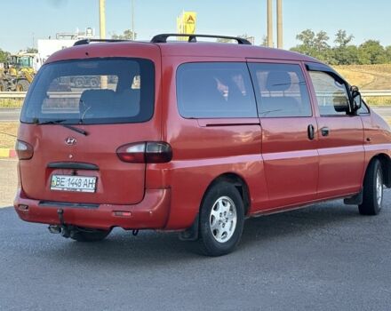 Красный Хендай Н 200, объемом двигателя 2.5 л и пробегом 280 тыс. км за 3100 $, фото 5 на Automoto.ua
