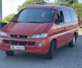 Красный Хендай Н 200, объемом двигателя 2.5 л и пробегом 280 тыс. км за 3100 $, фото 2 на Automoto.ua