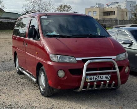 Красный Хендай Н 200, объемом двигателя 2 л и пробегом 340 тыс. км за 3300 $, фото 3 на Automoto.ua