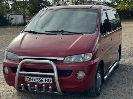 Червоний Хендай Н 200, об'ємом двигуна 2 л та пробігом 340 тис. км за 3300 $, фото 1 на Automoto.ua