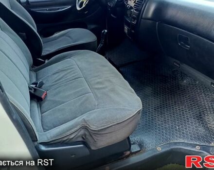 Белый Хендай Н 200 пасс., объемом двигателя 25 л и пробегом 0 тыс. км за 3100 $, фото 9 на Automoto.ua