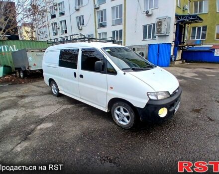 Белый Хендай Н 200 пасс., объемом двигателя 2.5 л и пробегом 300 тыс. км за 3299 $, фото 2 на Automoto.ua