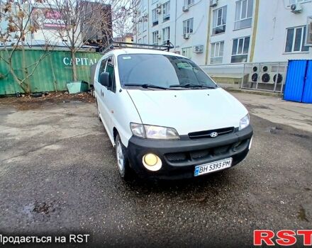 Белый Хендай Н 200 пасс., объемом двигателя 2.5 л и пробегом 300 тыс. км за 3299 $, фото 1 на Automoto.ua