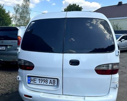 Белый Хендай Н 200 пасс., объемом двигателя 2.5 л и пробегом 0 тыс. км за 3600 $, фото 2 на Automoto.ua