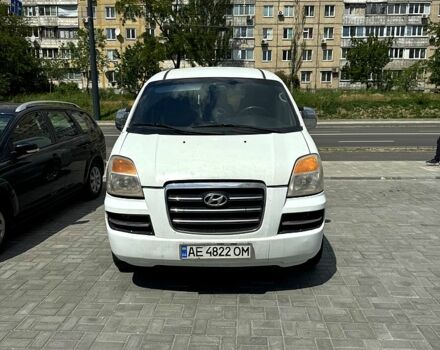 Білий Хендай Н 200 пас., об'ємом двигуна 2.4 л та пробігом 0 тис. км за 4200 $, фото 4 на Automoto.ua