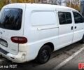 Білий Хендай Н 200 пас., об'ємом двигуна 2.5 л та пробігом 335 тис. км за 2300 $, фото 3 на Automoto.ua