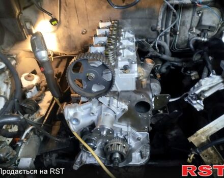 Белый Хендай Н 200 пасс., объемом двигателя 2.5 л и пробегом 300 тыс. км за 3000 $, фото 8 на Automoto.ua