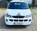 Белый Хендай Н 200 пасс., объемом двигателя 2.5 л и пробегом 300 тыс. км за 3000 $, фото 1 на Automoto.ua