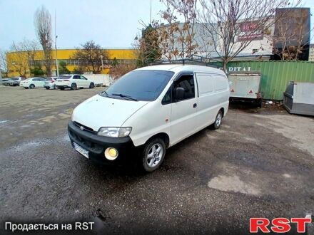 Белый Хендай Н 200 пасс., объемом двигателя 2.5 л и пробегом 300 тыс. км за 3299 $, фото 1 на Automoto.ua