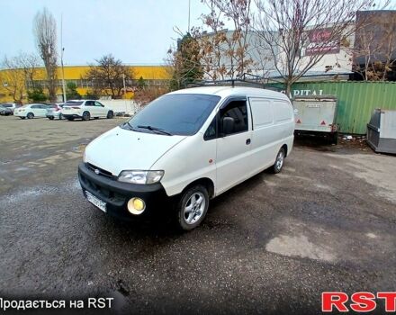 Белый Хендай Н 200 пасс., объемом двигателя 2.5 л и пробегом 300 тыс. км за 3299 $, фото 1 на Automoto.ua