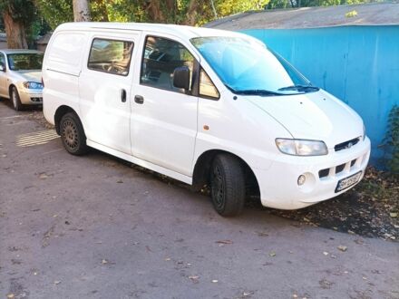 Хендай Н 200 пасс. 1998 в Ромнах на Automoto.ua Белый Хендай Н 200 пасс., объемом двигателя 2.5 л и пробегом 431 тыс. км за 3400 $, фото 1 на Automoto.ua