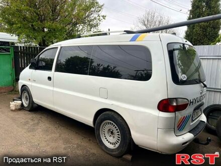 Хендай Н 200 пас. 2001 у Катеринополе на Automoto.ua Білий Хендай Н 200 пас., об'ємом двигуна 2.5 л та пробігом 200 тис. км за 3999 $, фото 1 на Automoto.ua