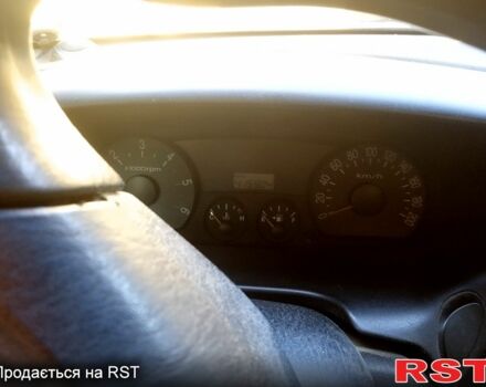 Черный Хендай Н 200 пасс., объемом двигателя 2.5 л и пробегом 416 тыс. км за 3600 $, фото 10 на Automoto.ua