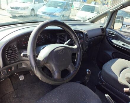 Коричневый Хендай Н 200 пасс., объемом двигателя 2.5 л и пробегом 275 тыс. км за 3690 $, фото 4 на Automoto.ua