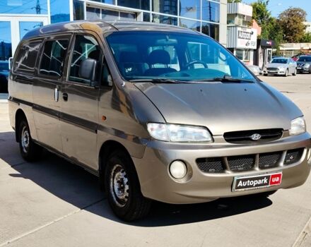 Коричневый Хендай Н 200 пасс., объемом двигателя 2.5 л и пробегом 275 тыс. км за 3690 $, фото 2 на Automoto.ua