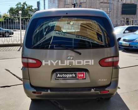 Коричневый Хендай Н 200 пасс., объемом двигателя 2.5 л и пробегом 275 тыс. км за 3690 $, фото 9 на Automoto.ua