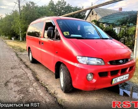 Червоний Хендай Н 200 пас., об'ємом двигуна 2.5 л та пробігом 260 тис. км за 3600 $, фото 5 на Automoto.ua