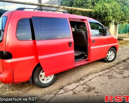 Червоний Хендай Н 200 пас., об'ємом двигуна 2.5 л та пробігом 260 тис. км за 3600 $, фото 4 на Automoto.ua