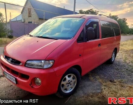 Червоний Хендай Н 200 пас., об'ємом двигуна 2.5 л та пробігом 260 тис. км за 3600 $, фото 6 на Automoto.ua