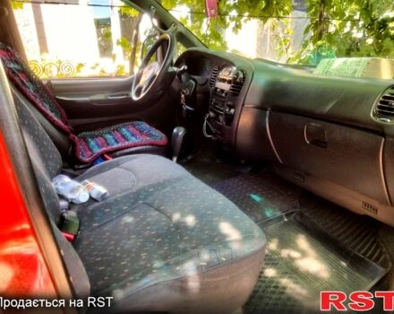 Червоний Хендай Н 200 пас., об'ємом двигуна 2.5 л та пробігом 260 тис. км за 3600 $, фото 3 на Automoto.ua