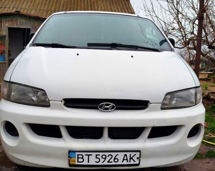 Хендай Н 200 пасс., объемом двигателя 2.5 л и пробегом 350 тыс. км за 3800 $, фото 1 на Automoto.ua