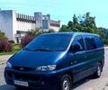 Синий Хендай Н 200 пасс., объемом двигателя 2.5 л и пробегом 407 тыс. км за 4000 $, фото 1 на Automoto.ua