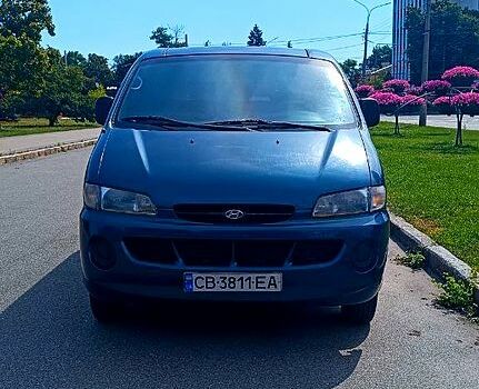 Синий Хендай Н 200 пасс., объемом двигателя 2.5 л и пробегом 407 тыс. км за 4000 $, фото 3 на Automoto.ua