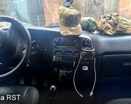 Синий Хендай Н 200 пасс., объемом двигателя 2.5 л и пробегом 350 тыс. км за 4300 $, фото 5 на Automoto.ua