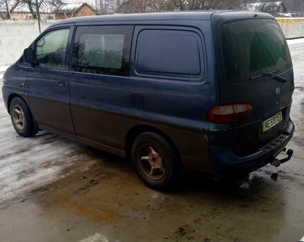 Синий Хендай Н 200 пасс., объемом двигателя 2.5 л и пробегом 0 тыс. км за 2800 $, фото 1 на Automoto.ua