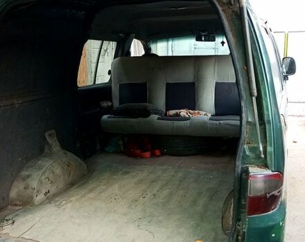 Зеленый Хендай Н 200 пасс., объемом двигателя 2.5 л и пробегом 99 тыс. км за 2700 $, фото 7 на Automoto.ua